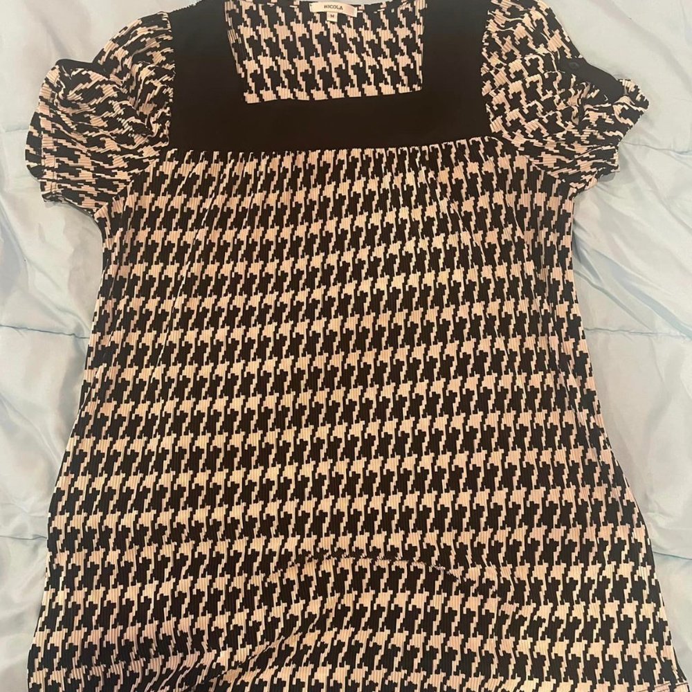 Nicola black and white light weight blouse Medium